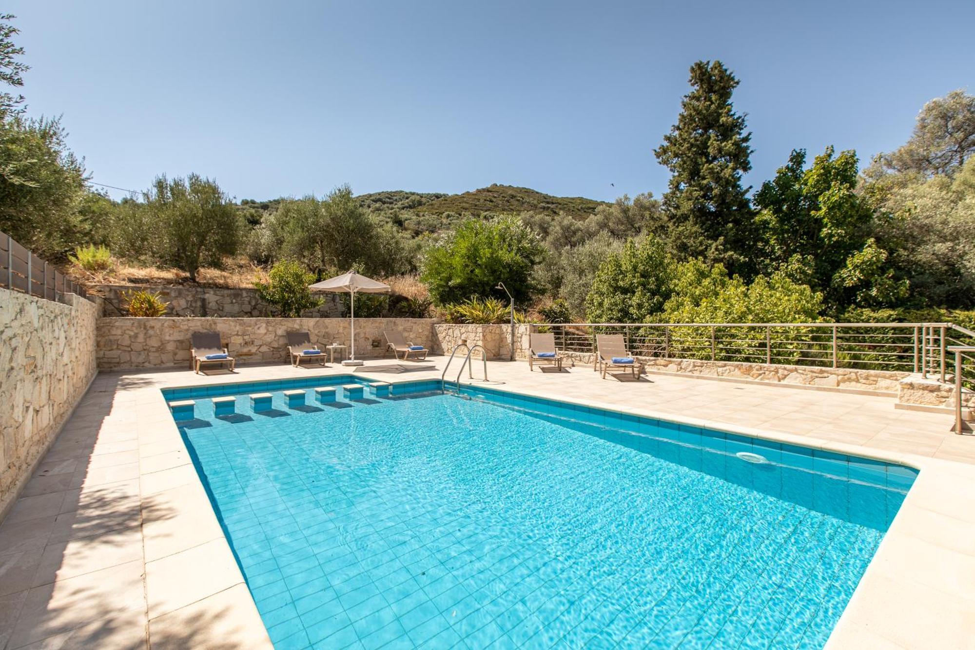 Villa Neaira Vatolakkos  Buitenkant foto