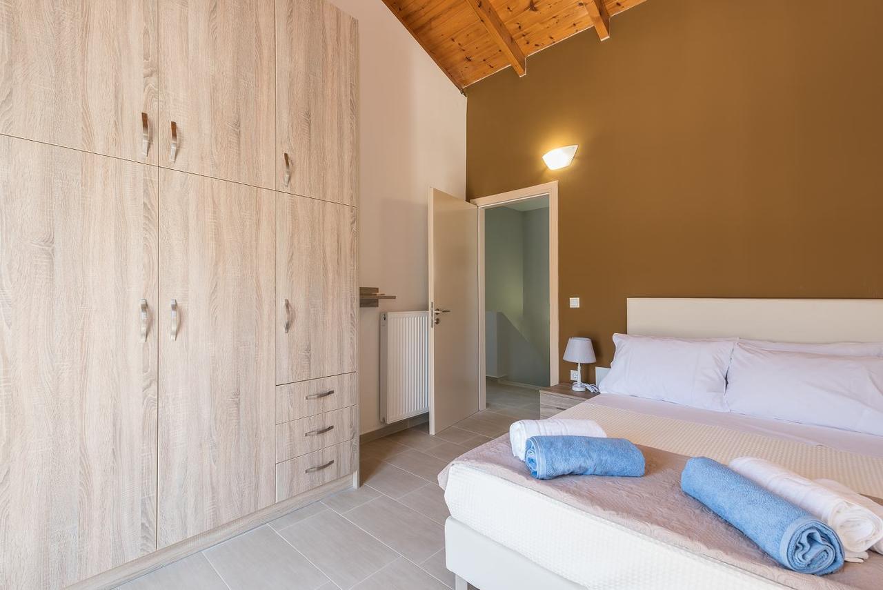 Villa Neaira Vatolakkos  Buitenkant foto